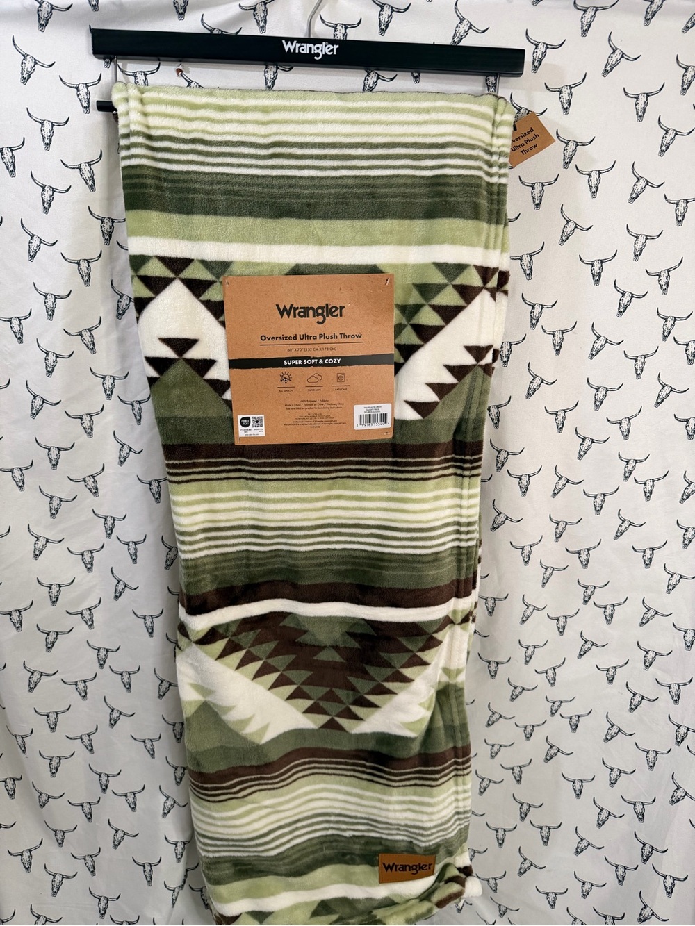 Wrangler oversized ultra plush throw
